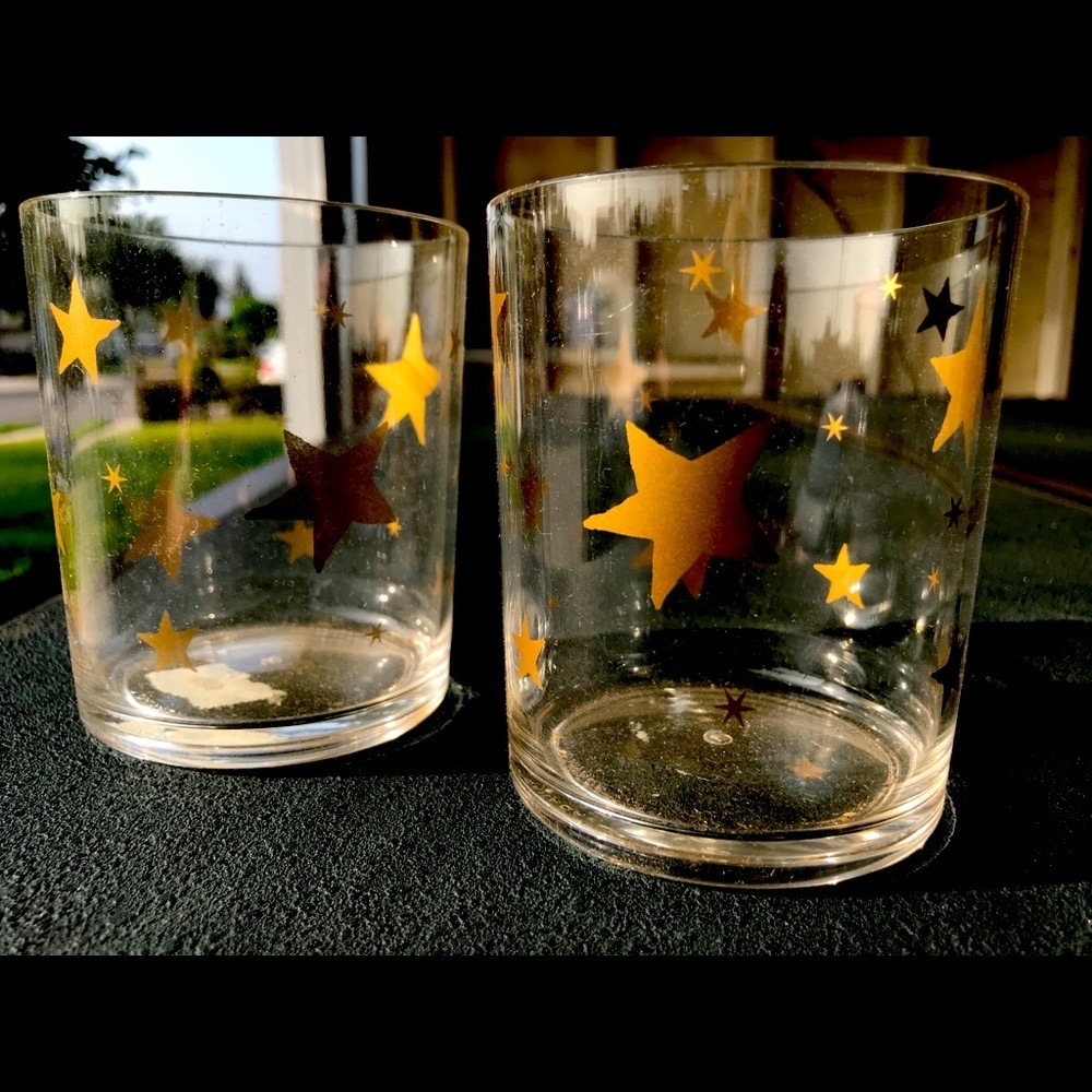 Vintage star celebratory plastic glasses.